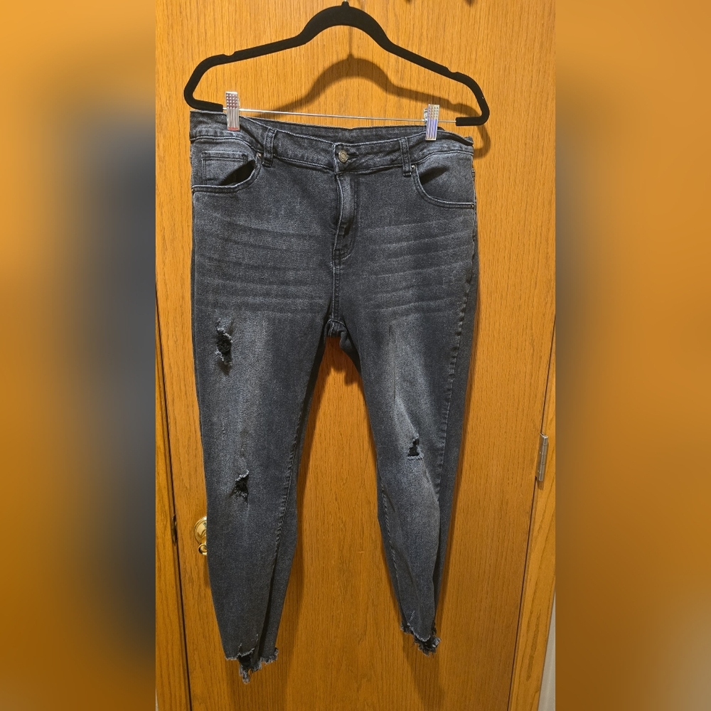 XL (16-18) Black Factory Distressed Skinny Jeans Excellent Condition
